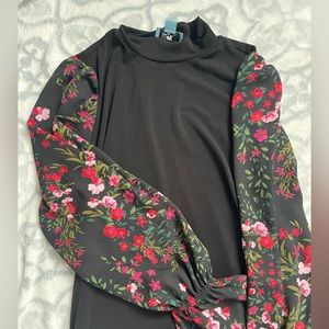 Cece mock neck floral sleeve blouse
